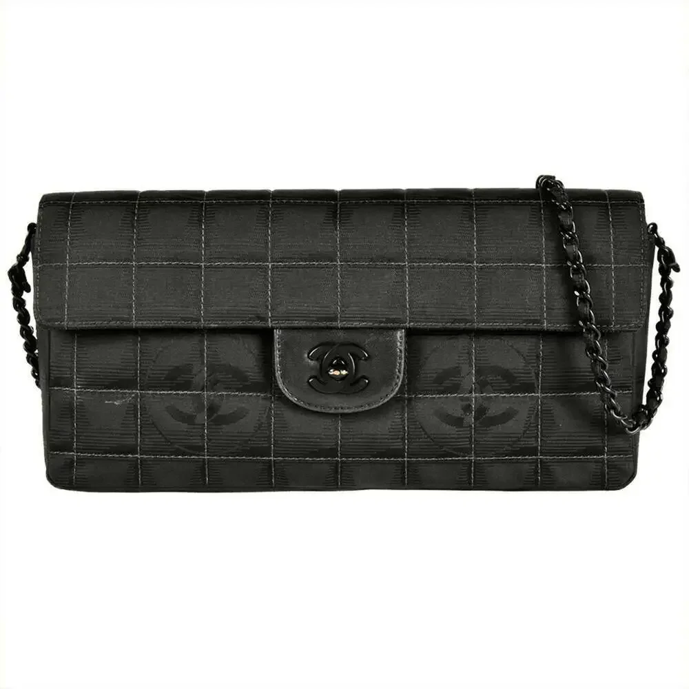 CHANEL Black Shoulder Bag